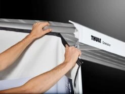 Thule Rain Blocker Side G2 Seitenwand 250 VAN 10 Thule Rain Blocker Side G2 Seitenwand 250 VAN -Thule Verkaufsgeschäft 601488 601488 images other thulerainblockerg2zijpaneels2 2 ecommerce