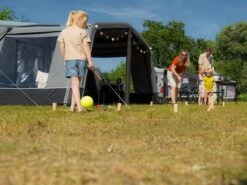 Obelink Neptune Easy Air Sunroof Größe 11 Vorzeltvordach 13 Obelink Neptune Easy Air Sunroof Größe 11 Vorzeltvordach -Thule Verkaufsgeschäft neptune sunroof sfeer 6 ecommerce 3